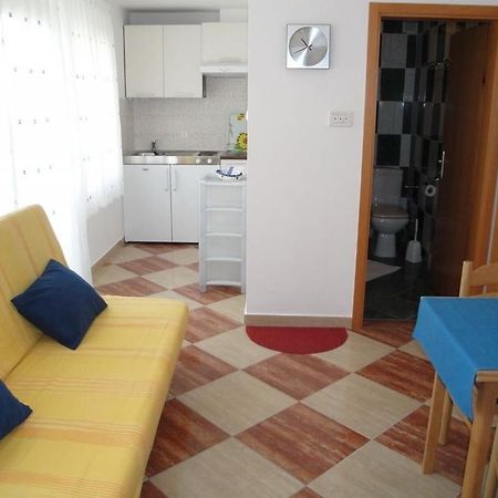 Akvarij - One Bedroom Baška Esterno foto